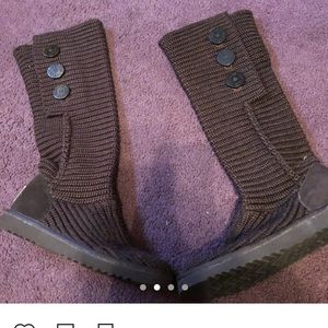 Tall brown knit uggs size 7